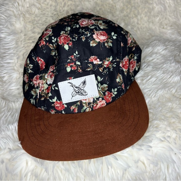 Brand new Blackskies 5 panel red rose floral hat adjustable strap - Picture 7 of 7